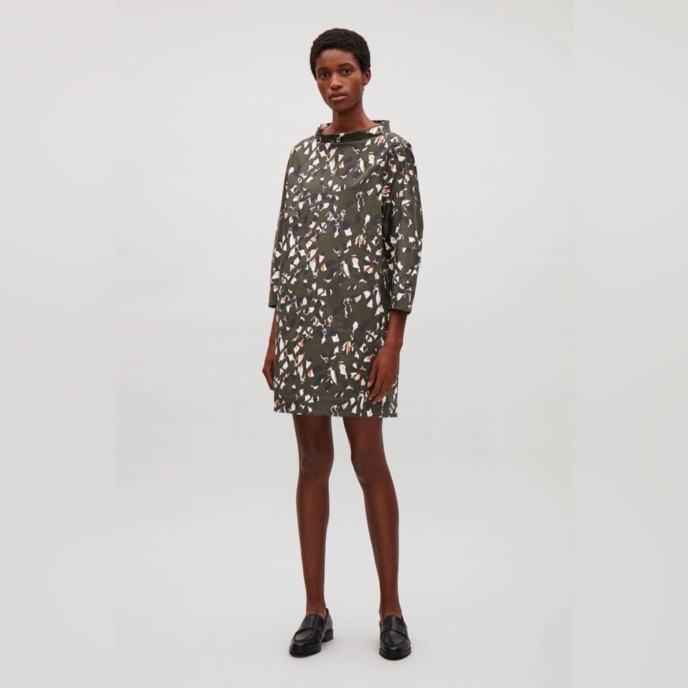 COS Women’s Abstract Green and Cream 3/4 Sleeve Sleeve Dress - Size US Medium